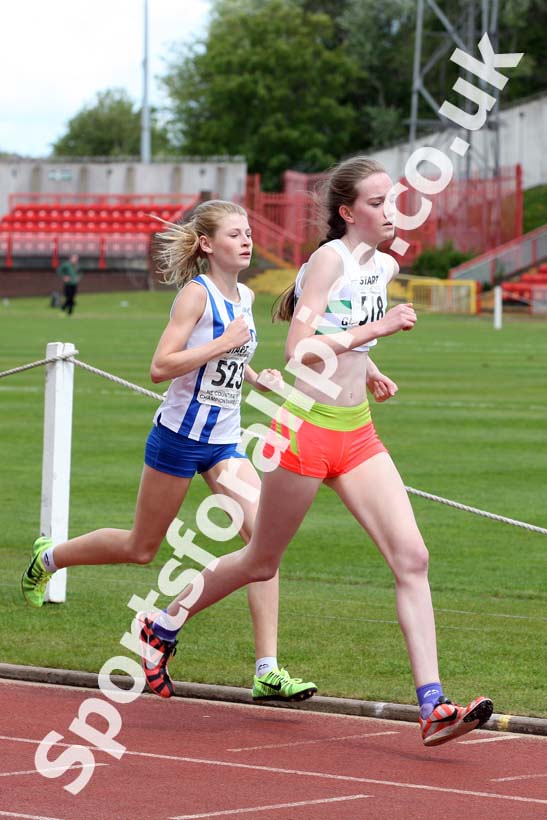 Womens under-17s 1500 metres, North Eastern Champs, Gateshead Stadium. Photo: David T. Hewitson/Sports for All Pics